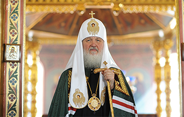 Лукашенко подарил Патриарху Кириллу слуцкий пояс и картину