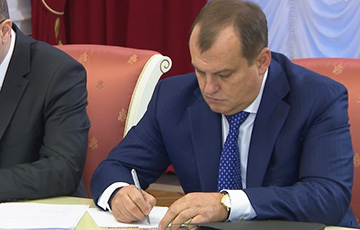 Казахстан позволил белорусскому олигарху Олексину беспошлинно торговать с Западным Китаем