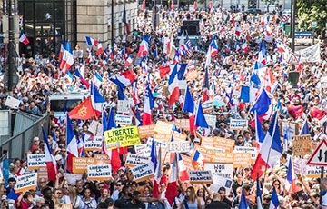 Во Франции сотни тысяч вышли на протесты против экономии