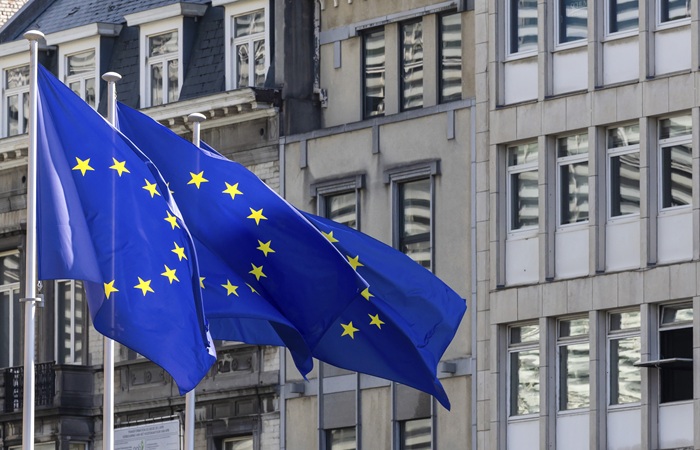 Bloomberg: ЕС может ужесточить условия выдачи Киеву кредита на €90 млрд