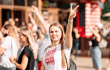 Белорусы снова выходят на протест по всей стране в 19:00