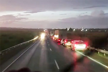 В московитской Чите сняли многокилометровую очередь за бензином