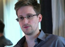 Сноуден просит политубежище в Швейцарии