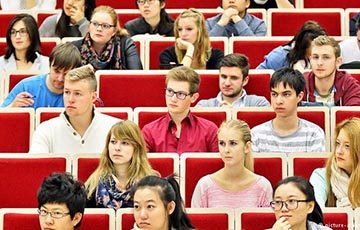Число беларусских студентов в Польше за два года выросло на 24%