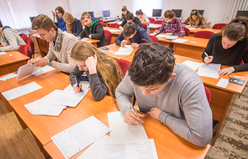 «Кто-то из студентов смеялся»: в беларусских вузах теперь выступают московитские гастролеры