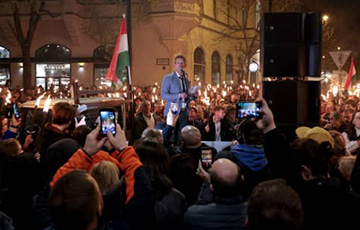 Тысячи людей в Будапеште требовали отставки Орбана