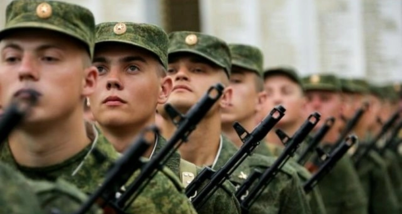 Лукашенко подписал указ о призыве на срочную военную службу в Беларуси