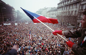 Бархатная революция: как Чехия и Словакия стали свободными