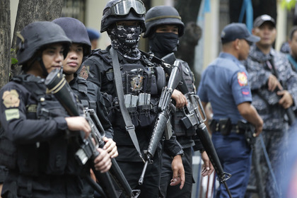 Во время антинаркотического рейда на Филиппинах убили мэра города и его жену
