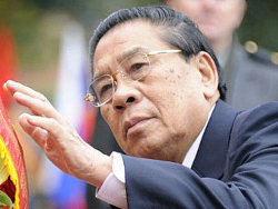 Президент Лаоса приехал за оружием?