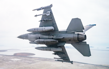 Самолет F-16 ВСУ сбил «Шахед» ракетой AIM-9L