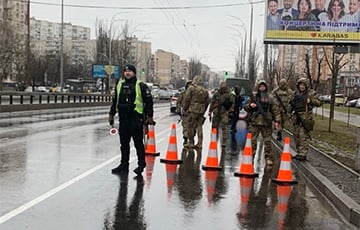 В Киеве срочно развернули новые блокпосты
