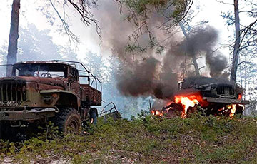 Российская техника горит в районе Светлодарской дуги на Донбассе