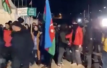 Азербайджанцы заблокировали московитскую военную колонну в Лачинском коридоре