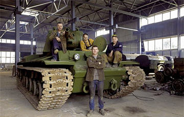 Как белорусская семья восстанавливает легендарные танки