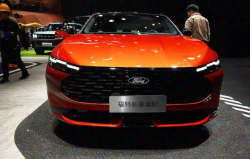 Ford показал обновленный седан Mondeo