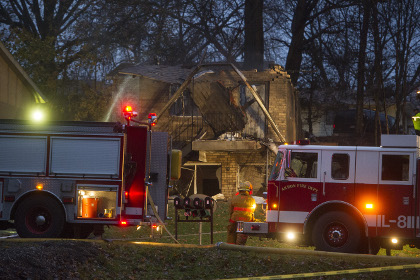 Жертвами падения самолета на жилой дом в Огайо стали девять человек