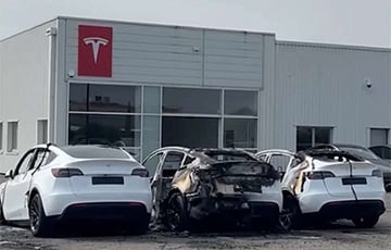 Во Франции подожгли представительство Tesla