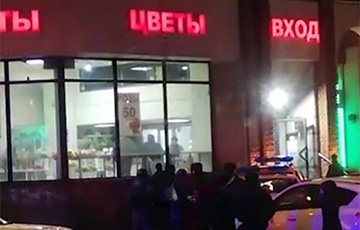 Мужчина взял заложников в цветочном магазине в Москве