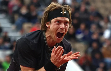 «Ролан Гаррос»: Московитский теннисист устроил истерику на корте