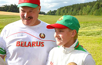 «МК»: Тайны «инсульта» Лукашенко или кому в Беларуси хотят передать власть