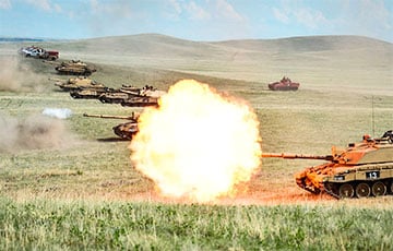 Украинские танкисты прибыли в Великобританию для обучения с танками Challenger 2