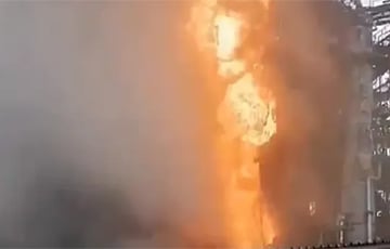Пожар на пораженном дронами московитском НПЗ тушили почти сутки