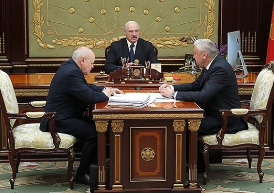 «Безалаберно относимся». Лукашенко раскритиковал ситуацию в лесной отрасли