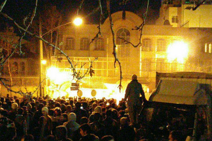 В Тегеране протестующие ворвались в саудовское посольство