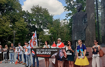 В Вильнюсе прошла акция солидарности с белорусами