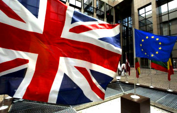 Fitch и Moody's: Выход из ЕС ослабит экономику Британии