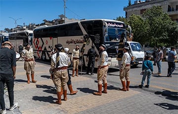 «Я счастлива вернуться домой»: сирийцы возвращаются домой после свержения Асада