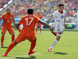 Нидерланды обыграли Чили и вышли в плей-офф