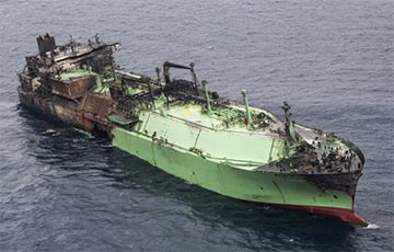 Атакованное московитское судно дрейфует в Средиземном море