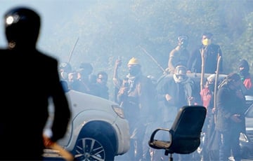 В столице Пакистана массовые столкновения демонстрантов с полицией