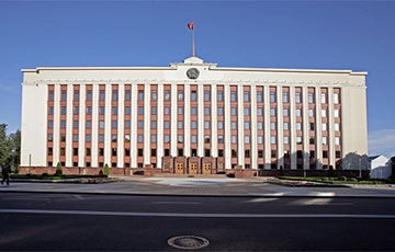 Флаг Лукашенко убрали из центра Минска