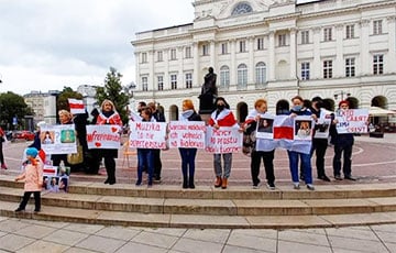 Варшава вышла на акцию солидарности с белорусами