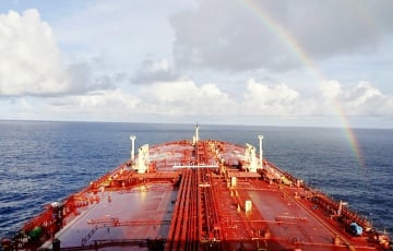 В Черном море дроны атаковали сразу три нефтяных танкера
