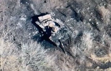 Украинские бойцы ювелирно уничтожили московитский танк: видеофакт