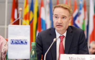 Представитель США при ОБСЕ потребовал от режима Лукашенко освободить политзаключенных