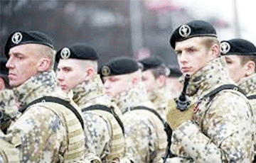 Латвийская армия направила дополнительный контингент военных на границу с Беларусью