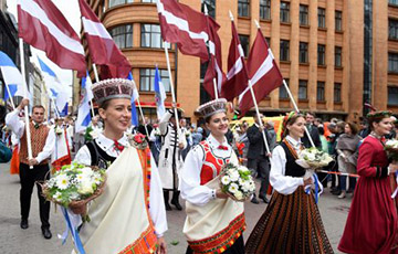 Латвийцы снова довольны, как в «жирные годы»