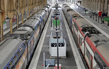 Забастовка парализовала железнодорожное сообщение во Франции
