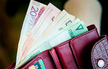 Беларус подобрал чужой кошелек на пешеходном переходе и пошел тратить деньги