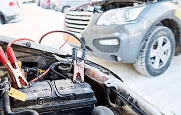 Житель Гродно умер при попытке «прикурить» авто во дворе
