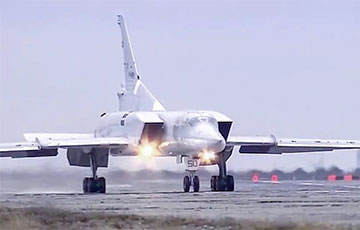 СМИ: На авиабазе «Моздок» серьезно поврежден бомбардировщик Ту-22М3
