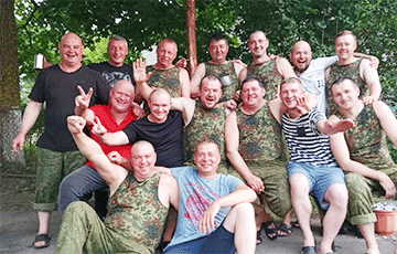 В Беларуси на военных сборах беспробудно пьют
