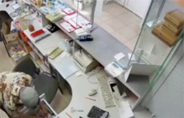 Боевик в Орше: мужчина ограбил почту, убил сотрудницу и поджег помещение