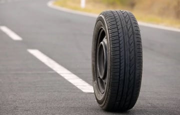 В Минске у такси во время движения оторвалось колесо