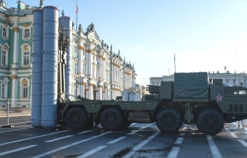 В Сети смеются над видео работы московитской ПВО в Санкт-Петербурге